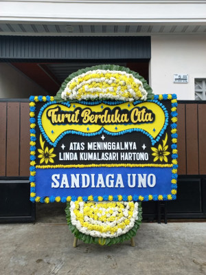 Papan Bunga Duka di Hiliran Gumanti