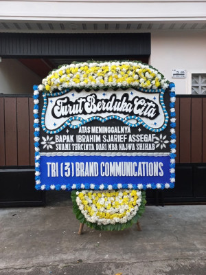 Papan Bunga Duka di Hiliran Gumanti